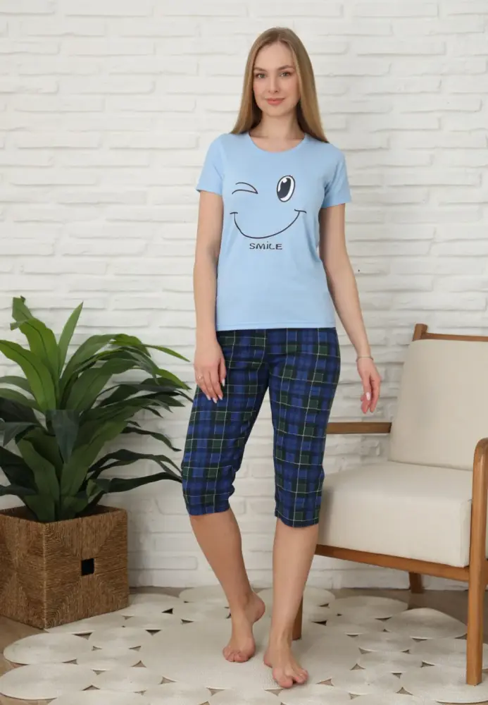 Pijama dama , bluză cu mânecă scurtă si pantaloni 3/4 ,culoare bleu , Engros